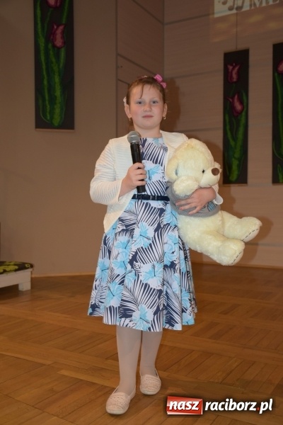 Zdjęcie w galerii na portalu naszraciborz.pl: Młode talenty na scenie w Tworkowie  wiadomości z regionu