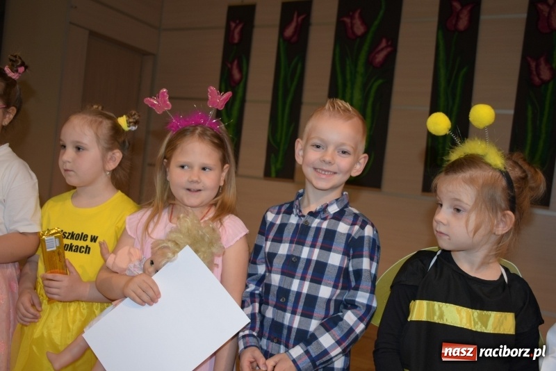 Zdjęcie w galerii na portalu naszraciborz.pl: Młode talenty na scenie w Tworkowie  wiadomości z regionu