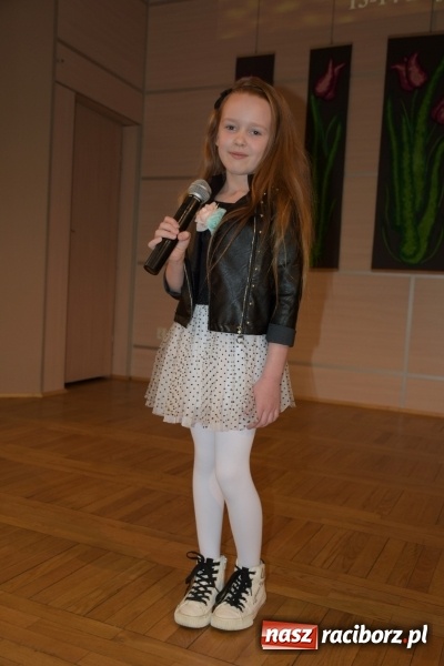 Zdjęcie w galerii na portalu naszraciborz.pl: Młode talenty na scenie w Tworkowie  wiadomości z regionu