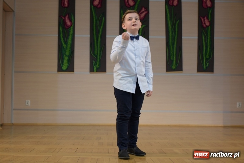Zdjęcie w galerii na portalu naszraciborz.pl: Młode talenty na scenie w Tworkowie  wiadomości z regionu