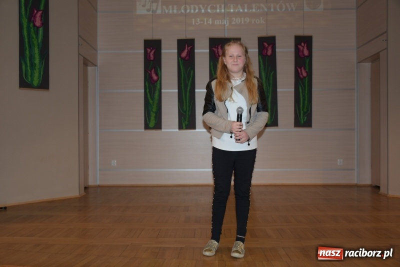 Zdjęcie w galerii na portalu naszraciborz.pl: Młode talenty na scenie w Tworkowie  wiadomości z regionu