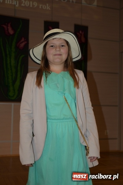 Zdjęcie w galerii na portalu naszraciborz.pl: Młode talenty na scenie w Tworkowie  wiadomości z regionu