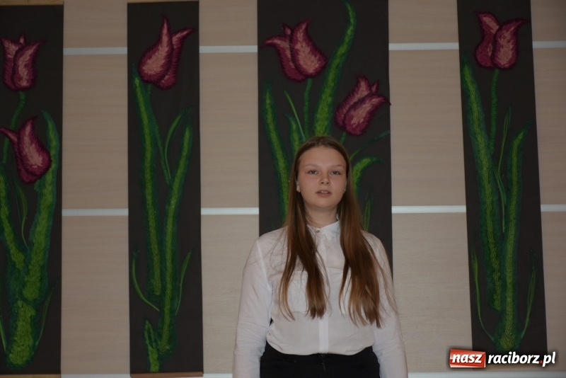 Zdjęcie w galerii na portalu naszraciborz.pl: Młode talenty na scenie w Tworkowie  wiadomości z regionu