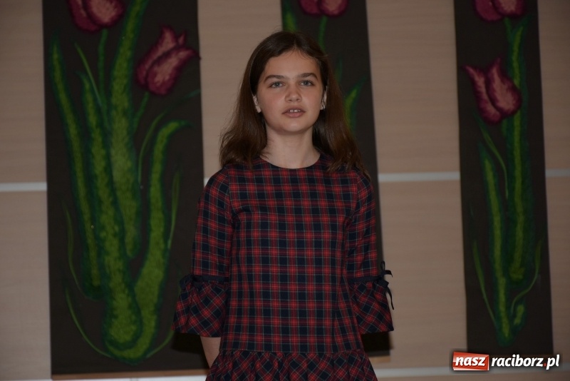 Zdjęcie w galerii na portalu naszraciborz.pl: Młode talenty na scenie w Tworkowie  wiadomości z regionu