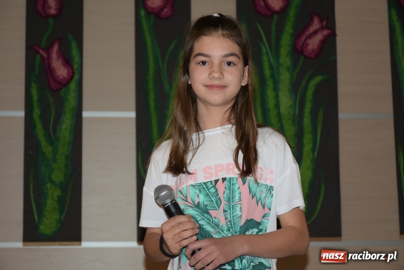 Zdjęcie w galerii na portalu naszraciborz.pl: Młode talenty na scenie w Tworkowie  wiadomości z regionu