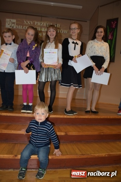 Zdjęcie w galerii na portalu naszraciborz.pl: Młode talenty na scenie w Tworkowie  wiadomości z regionu