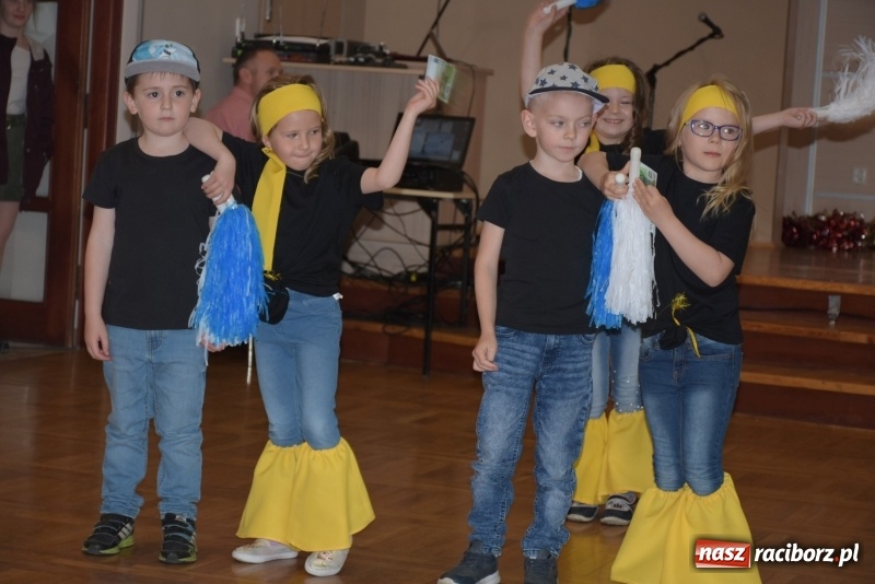 Zdjęcie w galerii na portalu naszraciborz.pl: Młode talenty na scenie w Tworkowie  wiadomości z regionu