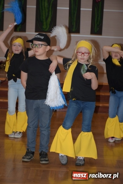 Zdjęcie w galerii na portalu naszraciborz.pl: Młode talenty na scenie w Tworkowie  wiadomości z regionu