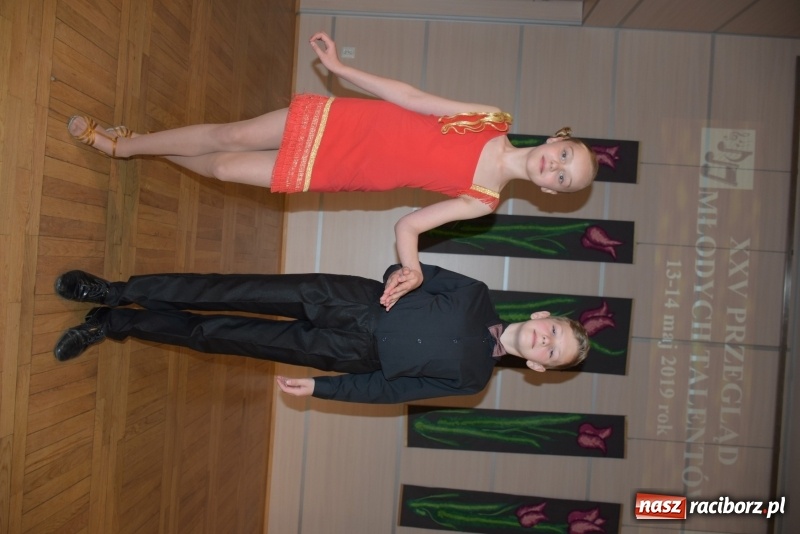 Zdjęcie w galerii na portalu naszraciborz.pl: Młode talenty na scenie w Tworkowie  wiadomości z regionu