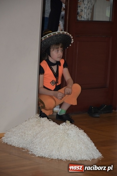 Zdjęcie w galerii na portalu naszraciborz.pl: Młode talenty na scenie w Tworkowie  wiadomości z regionu