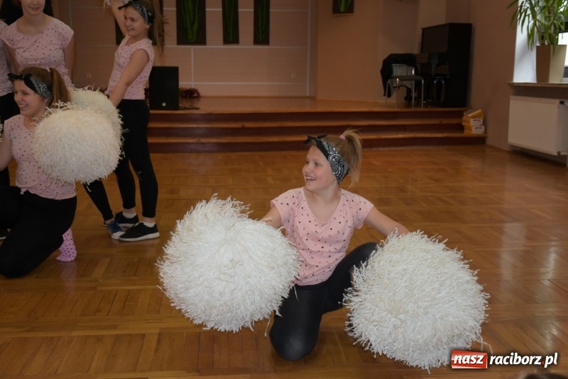 Zdjęcie w galerii na portalu naszraciborz.pl: Młode talenty na scenie w Tworkowie  wiadomości z regionu
