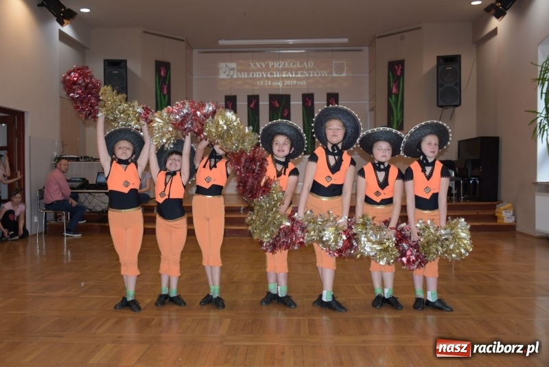 Zdjęcie w galerii na portalu naszraciborz.pl: Młode talenty na scenie w Tworkowie  wiadomości z regionu