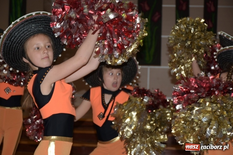 Zdjęcie w galerii na portalu naszraciborz.pl: Młode talenty na scenie w Tworkowie  wiadomości z regionu