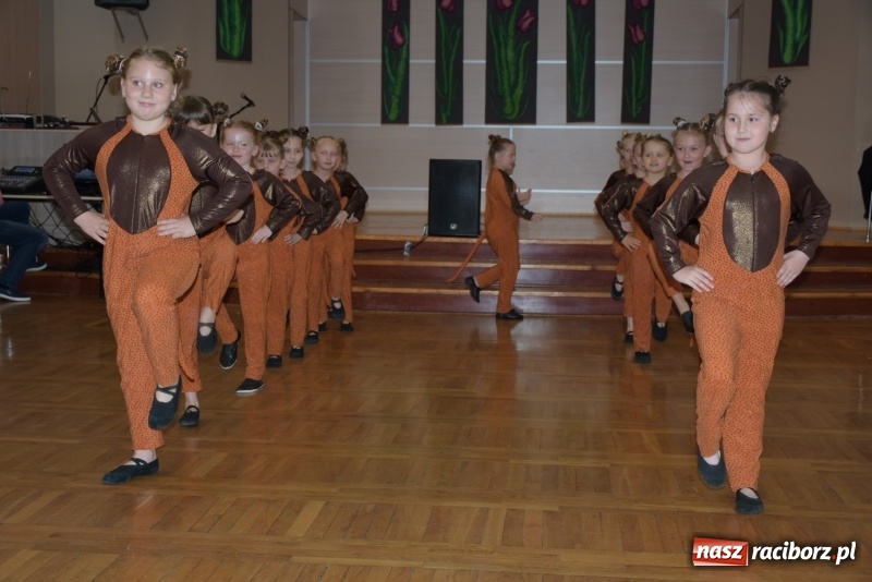 Zdjęcie w galerii na portalu naszraciborz.pl: Młode talenty na scenie w Tworkowie  wiadomości z regionu