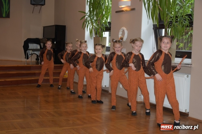 Zdjęcie w galerii na portalu naszraciborz.pl: Młode talenty na scenie w Tworkowie  wiadomości z regionu