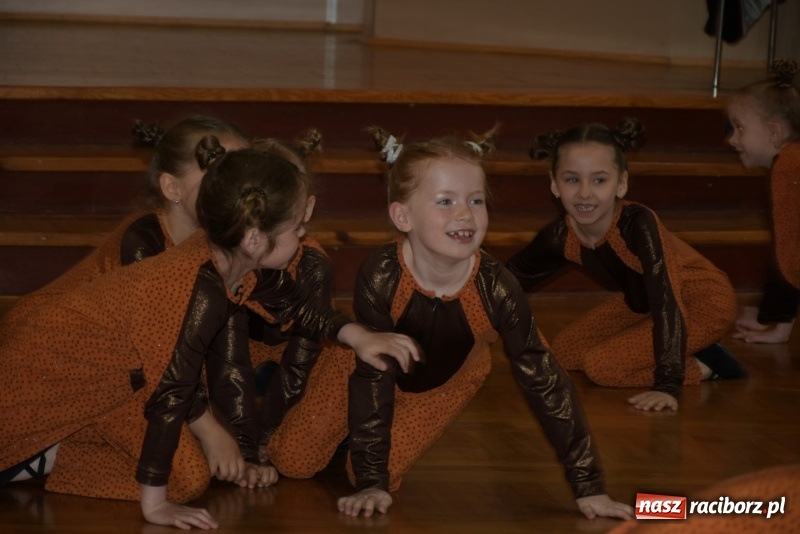 Zdjęcie w galerii na portalu naszraciborz.pl: Młode talenty na scenie w Tworkowie  wiadomości z regionu