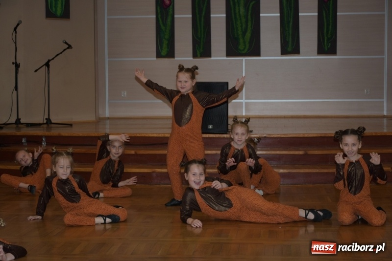 Zdjęcie w galerii na portalu naszraciborz.pl: Młode talenty na scenie w Tworkowie  wiadomości z regionu