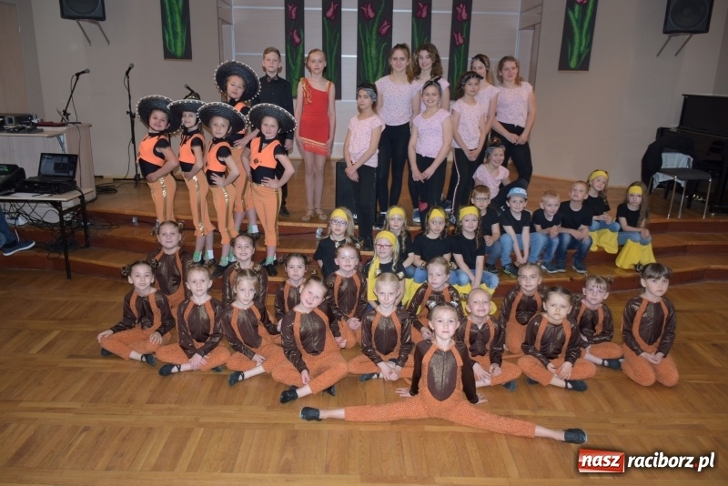 Zdjęcie w galerii na portalu naszraciborz.pl: Młode talenty na scenie w Tworkowie  wiadomości z regionu