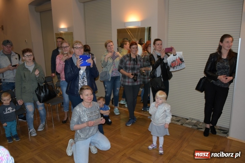 Zdjęcie w galerii na portalu naszraciborz.pl: Młode talenty na scenie w Tworkowie  wiadomości z regionu