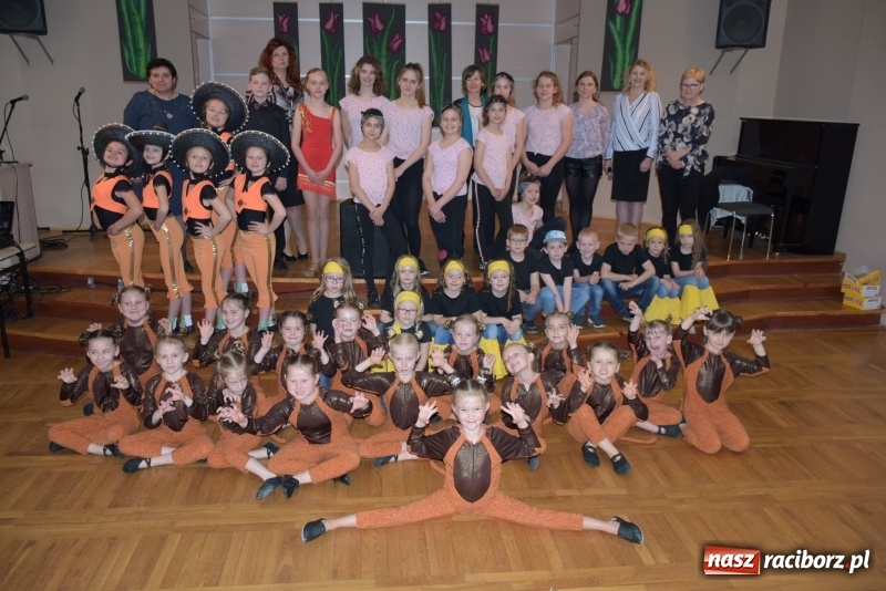 Zdjęcie w galerii na portalu naszraciborz.pl: Młode talenty na scenie w Tworkowie  wiadomości z regionu