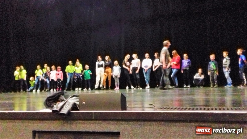 Zdjęcie w galerii na portalu naszraciborz.pl: Teatrzyk Niewielki z Borucina na podium Festiwalu Teatralnego wiadomości z regionu