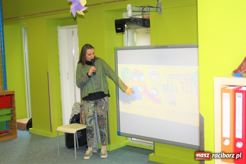 Zdjęcie w galerii na portalu naszraciborz.pl: Twórczyni Kici Koci spotkała się z raciborskimi przedszkolakami wiadomości z regionu