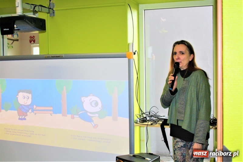 Zdjęcie w galerii na portalu naszraciborz.pl: Twórczyni Kici Koci spotkała się z raciborskimi przedszkolakami wiadomości z regionu