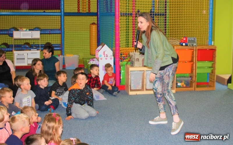 Zdjęcie w galerii na portalu naszraciborz.pl: Twórczyni Kici Koci spotkała się z raciborskimi przedszkolakami wiadomości z regionu