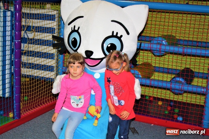 Zdjęcie w galerii na portalu naszraciborz.pl: Twórczyni Kici Koci spotkała się z raciborskimi przedszkolakami wiadomości z regionu