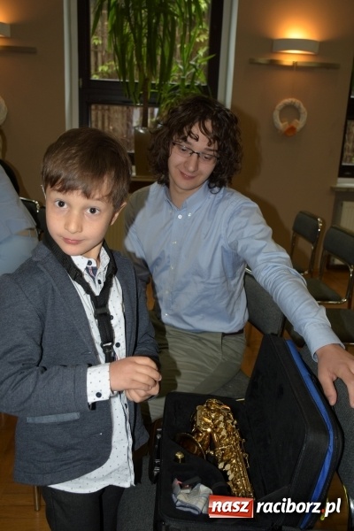 Zdjęcie w galerii na portalu naszraciborz.pl: Tańczę, śpiewam, recytuję. Tworkowski przegląd talentów  wiadomości z regionu