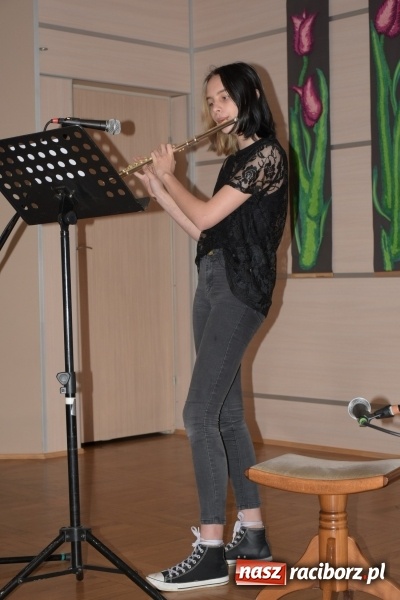 Zdjęcie w galerii na portalu naszraciborz.pl: Tańczę, śpiewam, recytuję. Tworkowski przegląd talentów  wiadomości z regionu