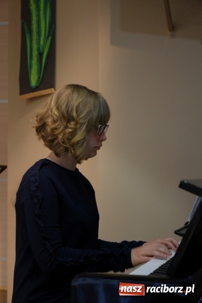 Zdjęcie w galerii na portalu naszraciborz.pl: Tańczę, śpiewam, recytuję. Tworkowski przegląd talentów  wiadomości z regionu