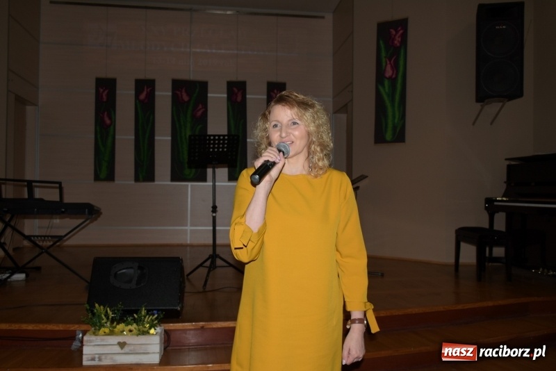 Zdjęcie w galerii na portalu naszraciborz.pl: Tańczę, śpiewam, recytuję. Tworkowski przegląd talentów  wiadomości z regionu