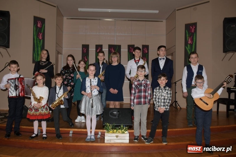 Zdjęcie w galerii na portalu naszraciborz.pl: Tańczę, śpiewam, recytuję. Tworkowski przegląd talentów  wiadomości z regionu