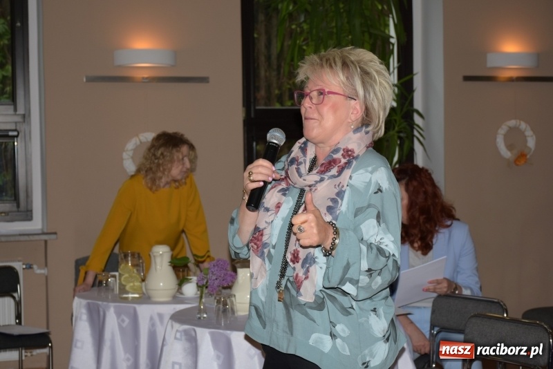 Zdjęcie w galerii na portalu naszraciborz.pl: Tańczę, śpiewam, recytuję. Tworkowski przegląd talentów  wiadomości z regionu