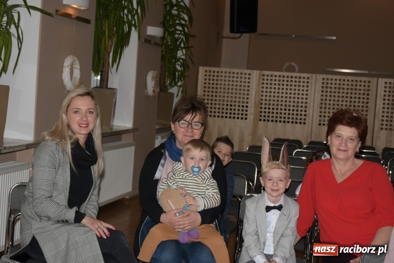 Zdjęcie w galerii na portalu naszraciborz.pl: Tańczę, śpiewam, recytuję. Tworkowski przegląd talentów  wiadomości z regionu