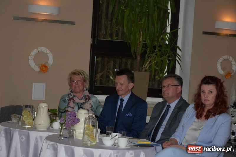 Zdjęcie w galerii na portalu naszraciborz.pl: Tańczę, śpiewam, recytuję. Tworkowski przegląd talentów  wiadomości z regionu