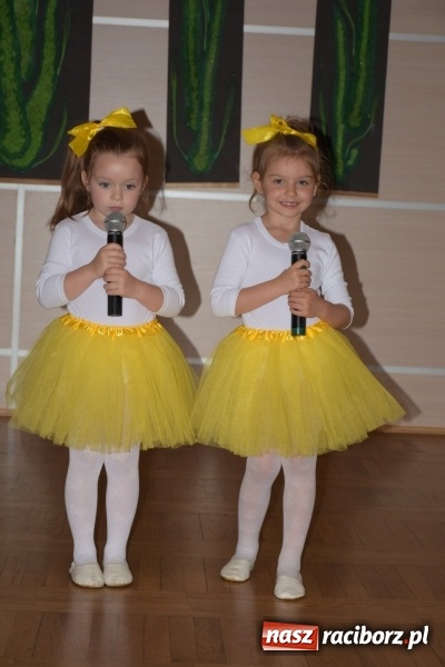 Zdjęcie w galerii na portalu naszraciborz.pl: Tańczę, śpiewam, recytuję. Tworkowski przegląd talentów  wiadomości z regionu