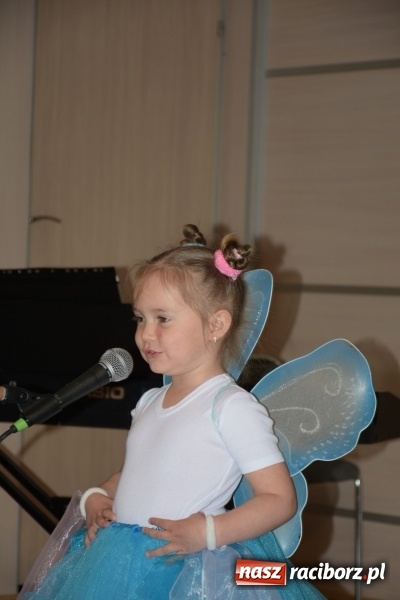Zdjęcie w galerii na portalu naszraciborz.pl: Tańczę, śpiewam, recytuję. Tworkowski przegląd talentów  wiadomości z regionu