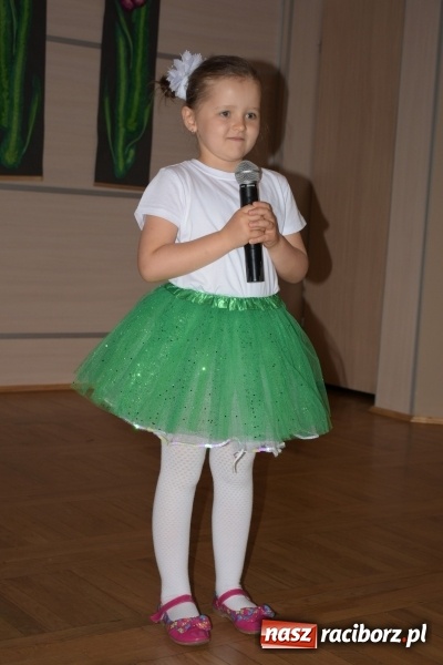 Zdjęcie w galerii na portalu naszraciborz.pl: Tańczę, śpiewam, recytuję. Tworkowski przegląd talentów  wiadomości z regionu