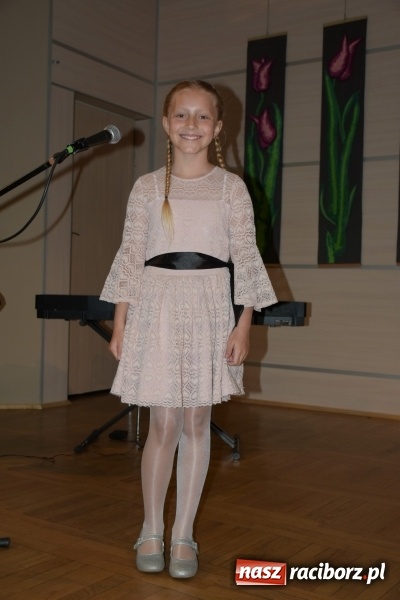 Zdjęcie w galerii na portalu naszraciborz.pl: Tańczę, śpiewam, recytuję. Tworkowski przegląd talentów  wiadomości z regionu
