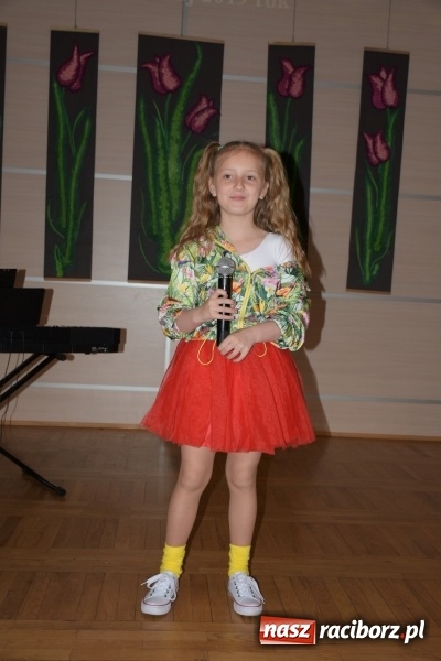 Zdjęcie w galerii na portalu naszraciborz.pl: Tańczę, śpiewam, recytuję. Tworkowski przegląd talentów  wiadomości z regionu