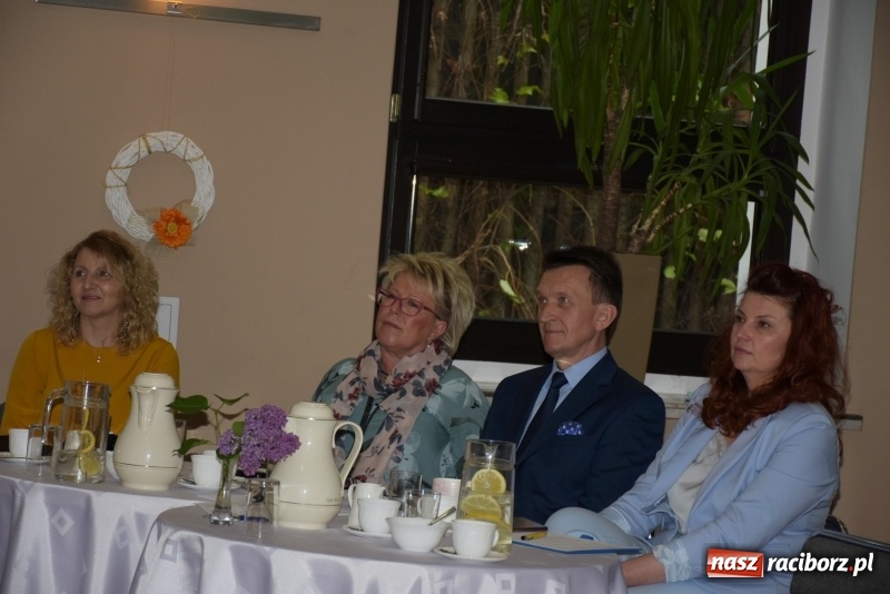 Zdjęcie w galerii na portalu naszraciborz.pl: Tańczę, śpiewam, recytuję. Tworkowski przegląd talentów  wiadomości z regionu