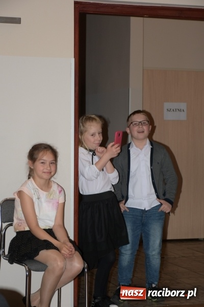 Zdjęcie w galerii na portalu naszraciborz.pl: Tańczę, śpiewam, recytuję. Tworkowski przegląd talentów  wiadomości z regionu