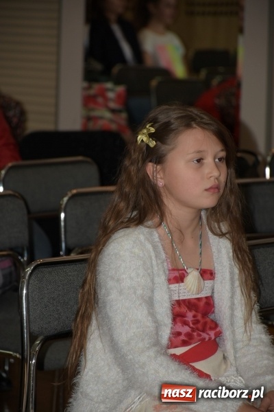 Zdjęcie w galerii na portalu naszraciborz.pl: Tańczę, śpiewam, recytuję. Tworkowski przegląd talentów  wiadomości z regionu