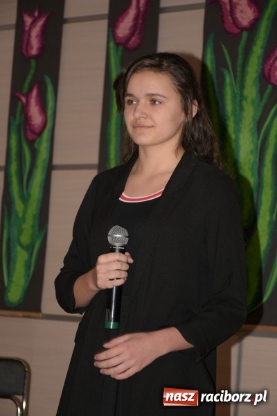 Zdjęcie w galerii na portalu naszraciborz.pl: Tańczę, śpiewam, recytuję. Tworkowski przegląd talentów  wiadomości z regionu