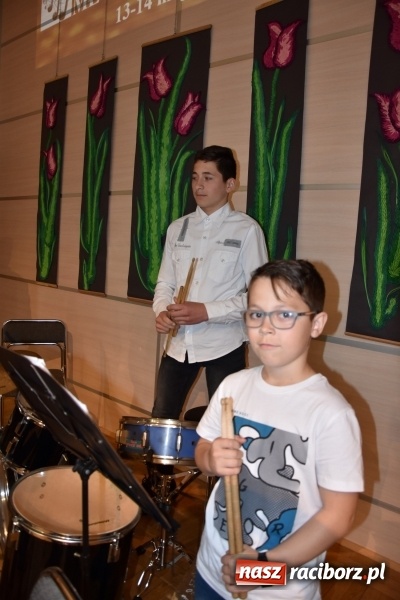 Zdjęcie w galerii na portalu naszraciborz.pl: Tańczę, śpiewam, recytuję. Tworkowski przegląd talentów  wiadomości z regionu