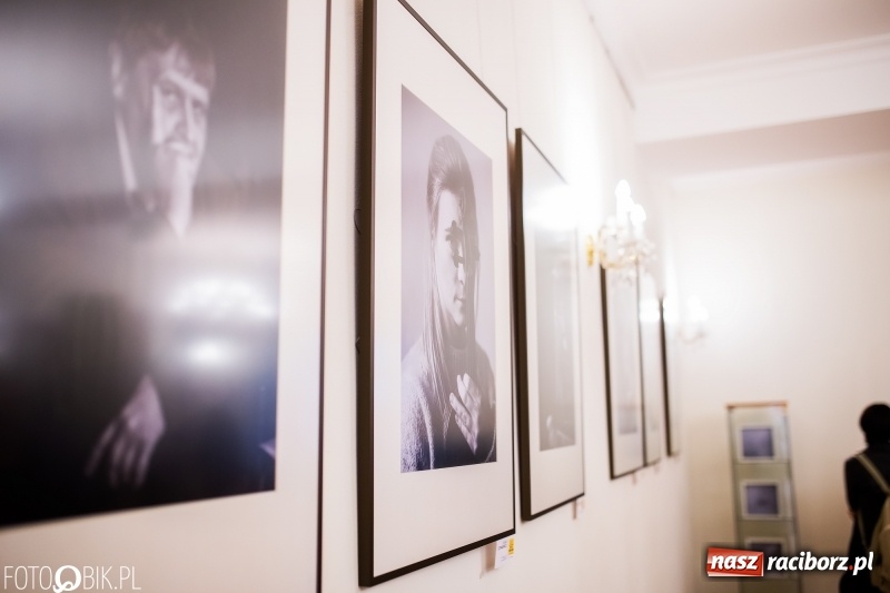 Zdjęcie w galerii na portalu naszraciborz.pl: Debiut. Wernisaż prac uczniów Liceum Plastycznego na Zamku Piastowskim wiadomości z regionu