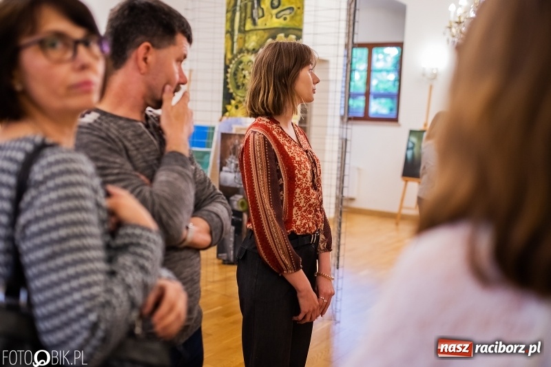 Zdjęcie w galerii na portalu naszraciborz.pl: Debiut. Wernisaż prac uczniów Liceum Plastycznego na Zamku Piastowskim wiadomości z regionu