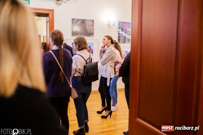 Zdjęcie w galerii na portalu naszraciborz.pl: Debiut. Wernisaż prac uczniów Liceum Plastycznego na Zamku Piastowskim wiadomości z regionu